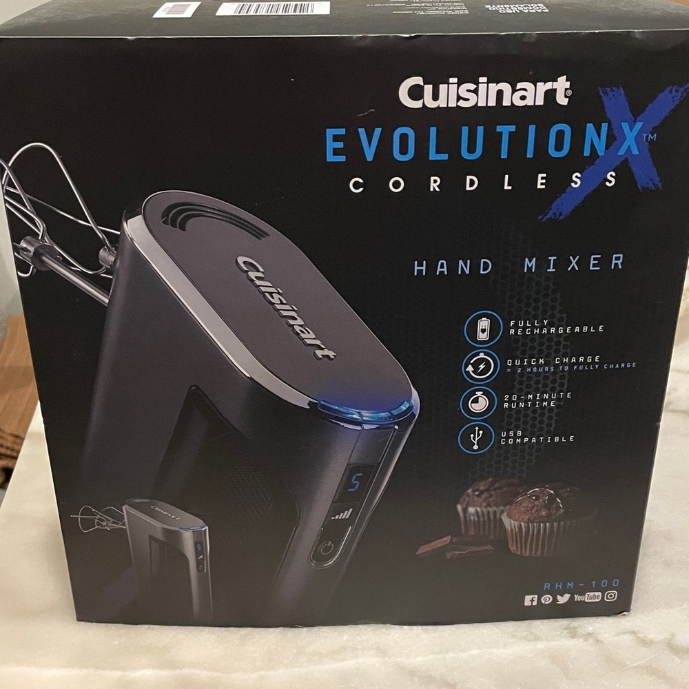 Cuisinart EvolutionX Cordless Hand Mixer - Black and Blue